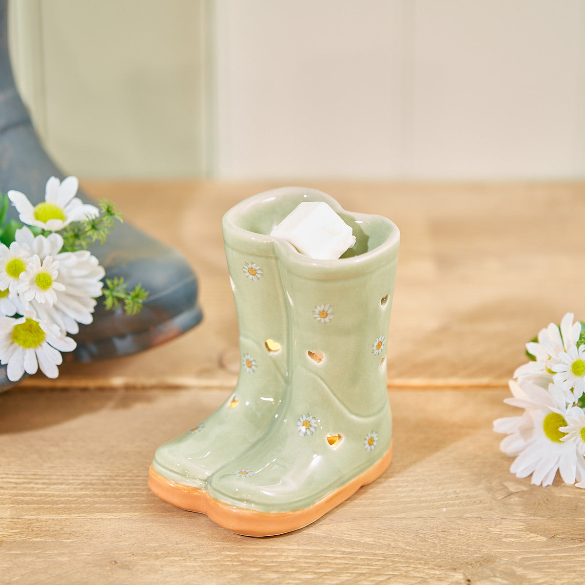 Welly boot oil/wax burner