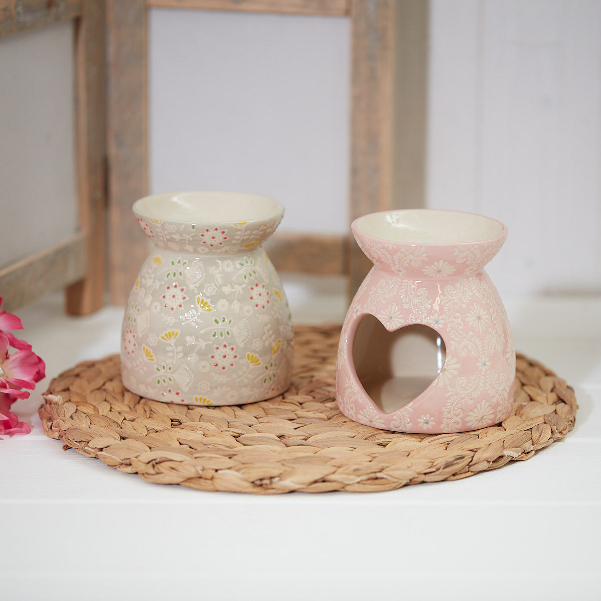 Pink ditsy floral oil/wax burner