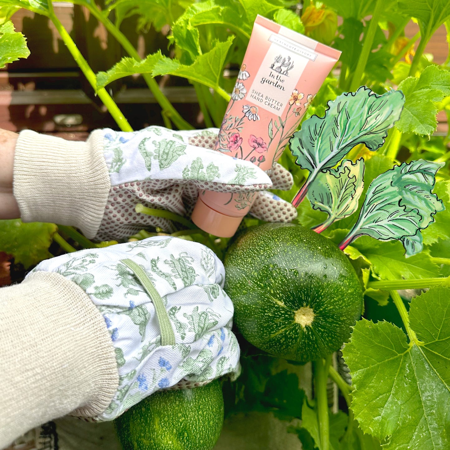 gardening gloves and hand cream set In the garden gloves & hand cream set